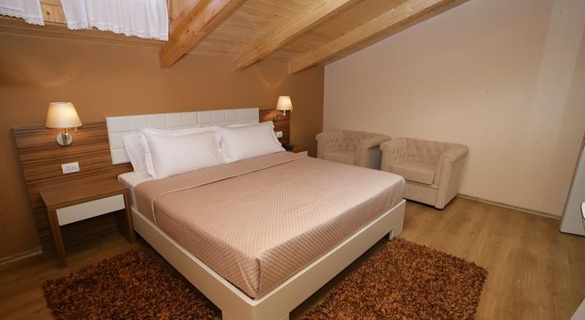Hotel Vila 60 Tirana Eksteriør billede