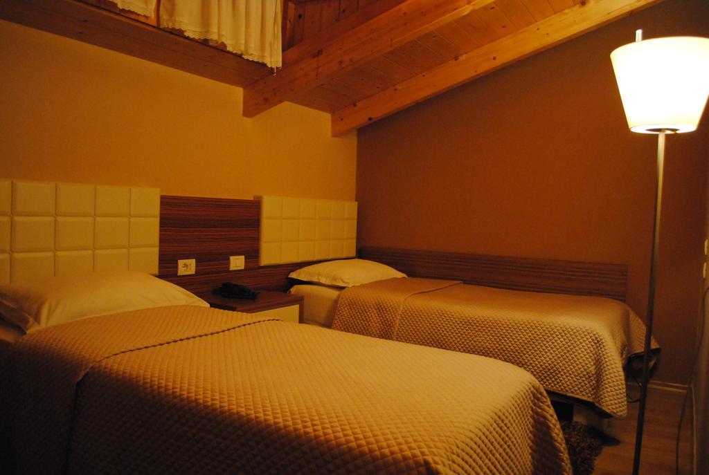 Hotel Vila 60 Tirana Eksteriør billede