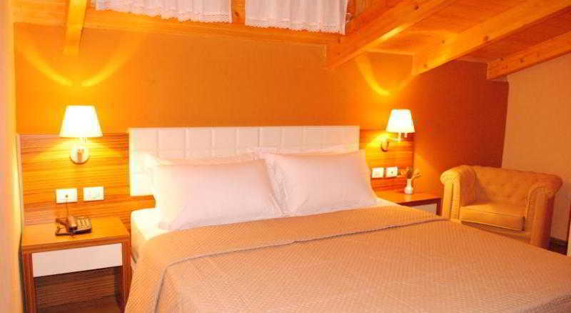Hotel Vila 60 Tirana Eksteriør billede